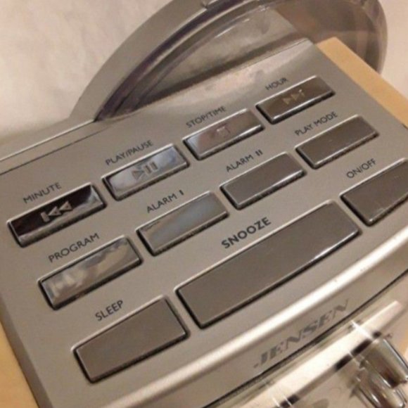 Jensen JCR-560 Alarm Clock Radio/CD Player - Picture 4 of 5
